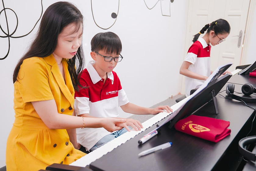 cơ sở vật chất lớp piano đệm hát